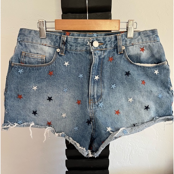 🌟BLANKNYC The BARROW VINTAGE HIGH RISE SHORTS SIZE 29 - Picture 2 of 6